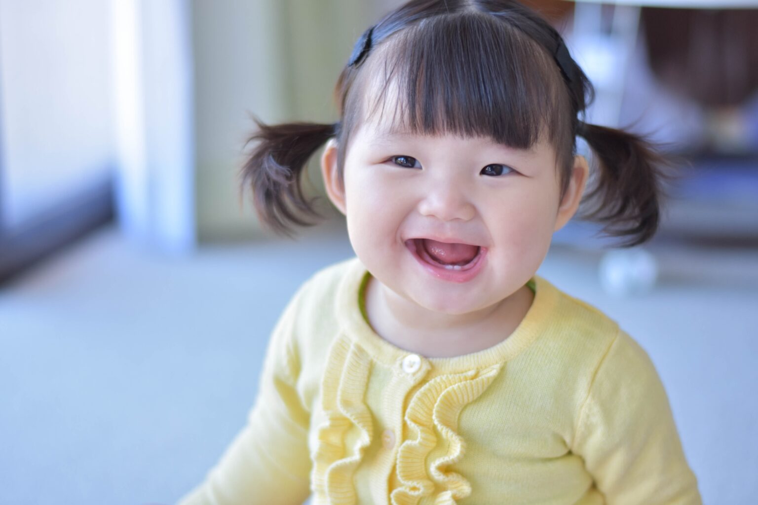 子どもがなんでも口に入れるのは何歳まで?親が気をつけるべきポイントも解説します ベビーシッター派遣のハニークローバー 子どもがなんでも口に入れるのは何歳まで?親が気をつけるべきポイントも解説します ベビーシッター派遣のハニークローバー