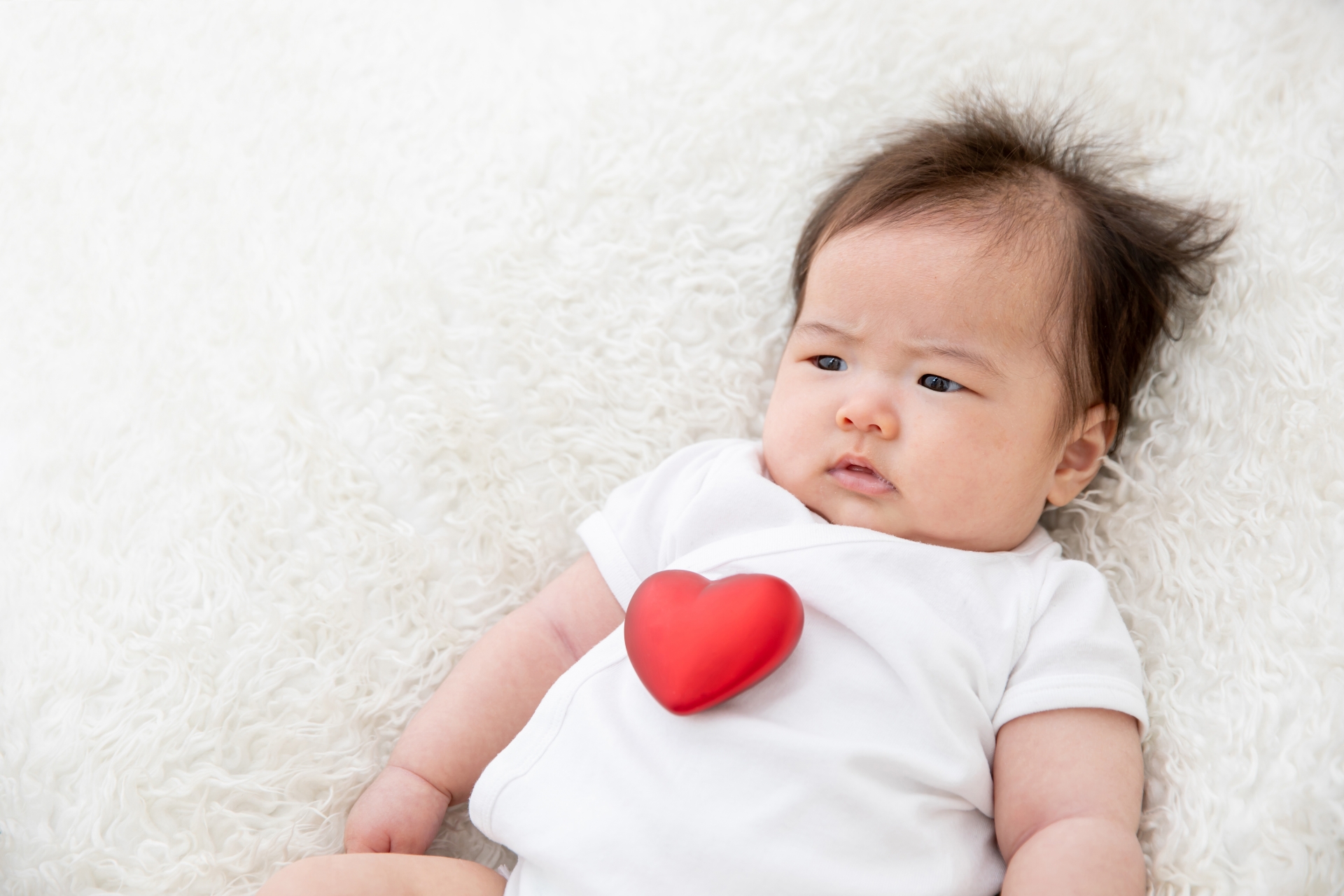 赤ちゃんに現れる愛情不足のサインを解説 赤ちゃんへの愛情不足を解消する方法もご紹介します ベビーシッター派遣のハニークローバー